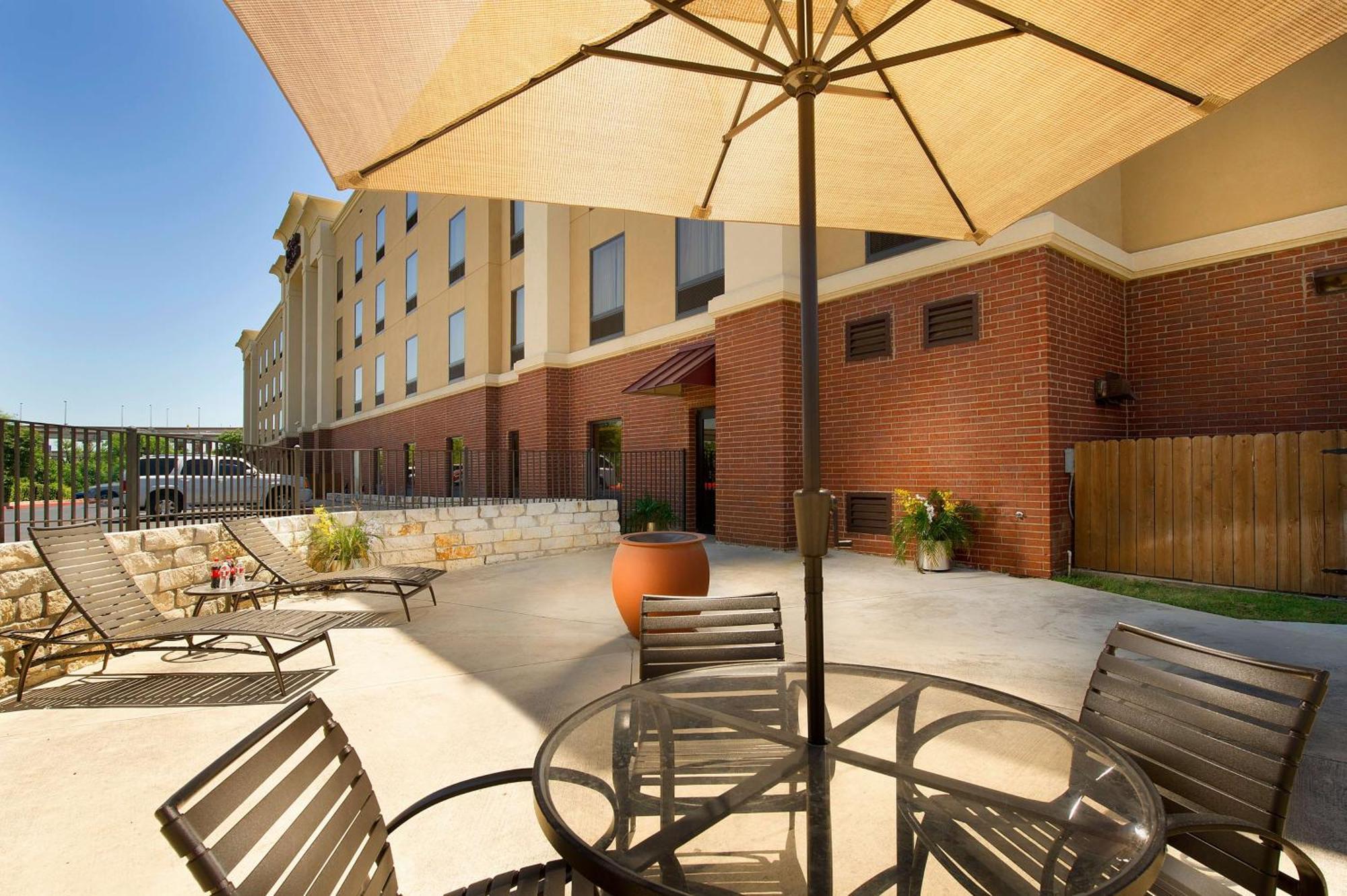 Hampton Inn And Suites San Antonio Airport Dış mekan fotoğraf