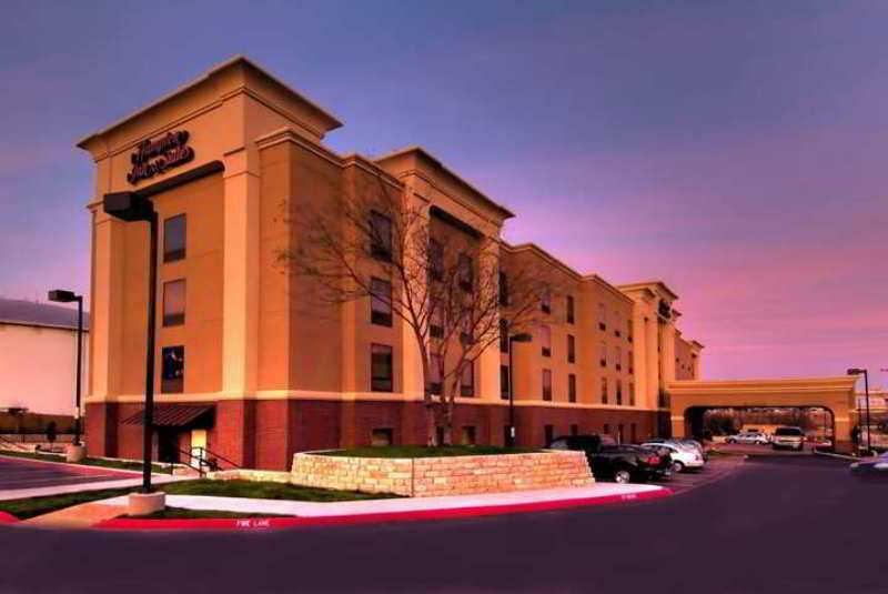 Hampton Inn And Suites San Antonio Airport Dış mekan fotoğraf